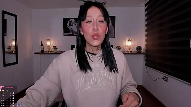 Mariana Joness online show from October 2025 02:44:01 AM