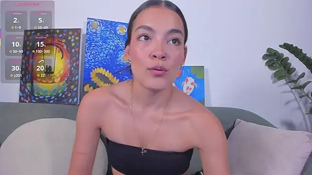 TIFFANYRUSSO online show from March 2026 06:28:02 AM