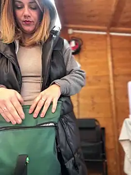 DaisyVibesss online show from January 2025 12:10:01 PM