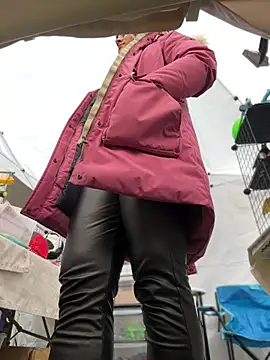 DaisyVibesss online show from February 2025 10:06:02 AM