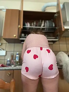 DaisyVibesss online show from February 2025 09:00:02 AM