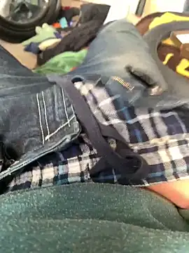 Hugetings online show from March 2026 10:50:01 PM