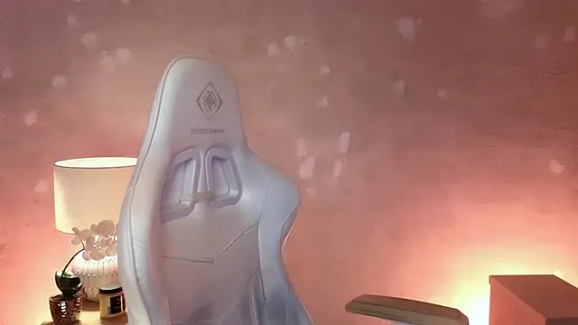 MilaFleur online show from April 2026 02:01:02 PM