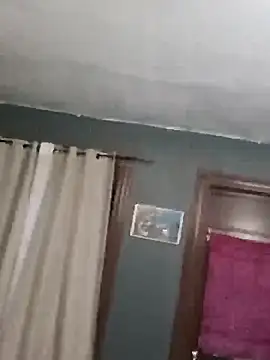 Lowerbottomboi online show from May 2026 10:32:02 AM