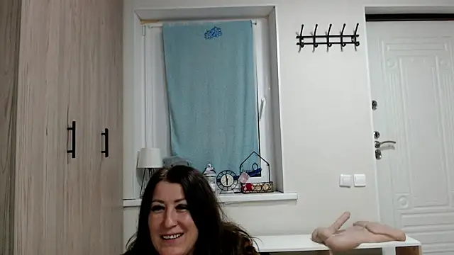 Snapshot of increible_della chatting on May 2026 06:27:02 PM increible della online show from May 2026 06:27:02 PM
