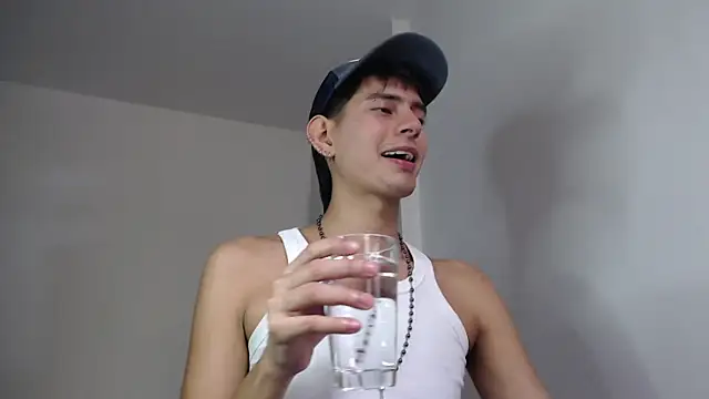 imdavo23 online show from December 2025 06:56:02 PM