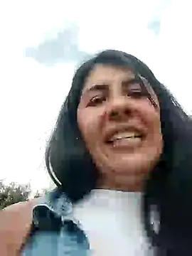 aisha latina online show from December 2024 02:49:02 PM