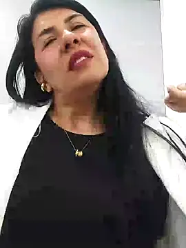 aisha latina online show from December 2024 05:59:01 PM