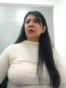 aisha latina online show from December 2024 02:44:01 PM