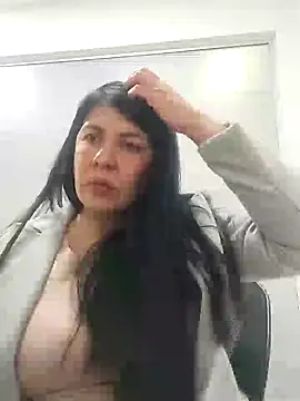 aisha latina online show from January 2025 02:56:02 PM