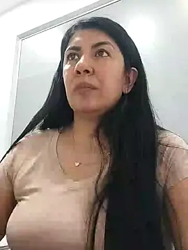 aisha latina online show from January 2025 09:55:02 PM