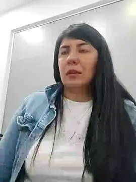 aisha latina online show from February 2025 07:18:02 PM