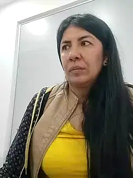 aisha latina online show from February 2025 05:40:01 PM