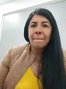 aisha latina online show from February 2025 03:16:01 PM