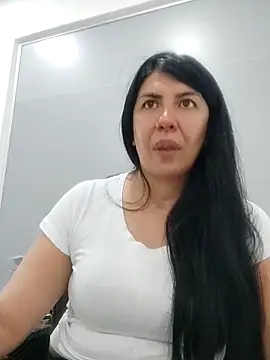 aisha latina online show from February 2025 03:59:02 PM