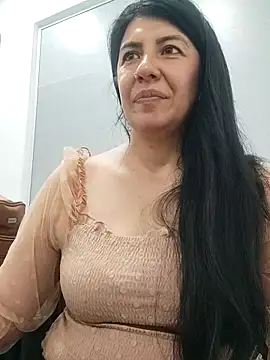 aisha latina online show from March 2025 03:59:02 PM