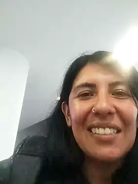 aisha latina online show from March 2025 09:18:02 PM