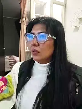 aisha latina online show from February 2026 03:41:02 PM