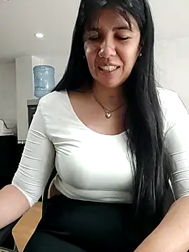 Snapshot of aisha_latina chatting on May 2026 03:09:02 PM aisha latina online show from May 2026 03:09:02 PM