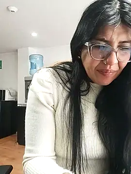 Snapshot of aisha_latina chatting on May 2026 03:31:02 PM aisha latina online show from May 2026 03:31:02 PM