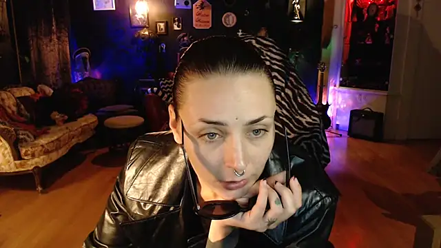 Snapshot of gothstripper chatting on October 2025 11:27:01 PM gothstripper online show from October 2025 11:27:01 PM