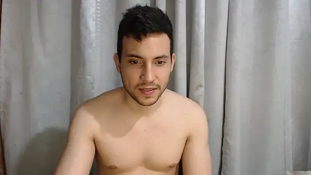 Snapshot of Armando_2002 chatting on March 2025 03:40:01 AM Armando 2002 online show from March 2025 03:40:01 AM