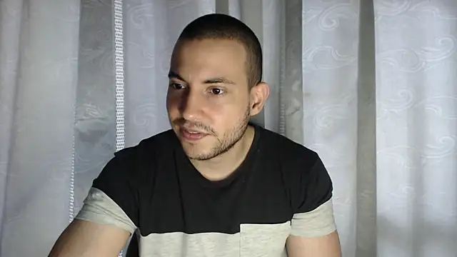 Snapshot of Armando_2002 chatting on October 2025 05:02:02 PM Armando 2002 online show from October 2025 05:02:02 PM