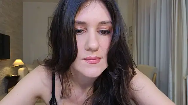 diamond desiree online show from June 2026 09:49:01 PM