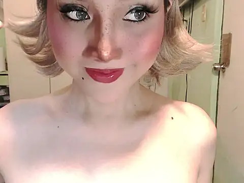 Snapshot of Ezradeliciosa chatting on May 2026 01:58:01 AM Ezradeliciosa online show from May 2026 01:58:01 AM