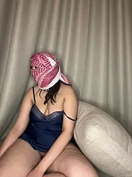 Snapshot of arabiaAna chatting on April 2026 10:10:02 PM arabiaAna online show from April 2026 10:10:02 PM