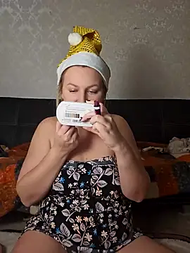 Snapshot of Marushka chatting on December 2024 04:51:02 PM Marushka online show from December 2024 04:51:02 PM