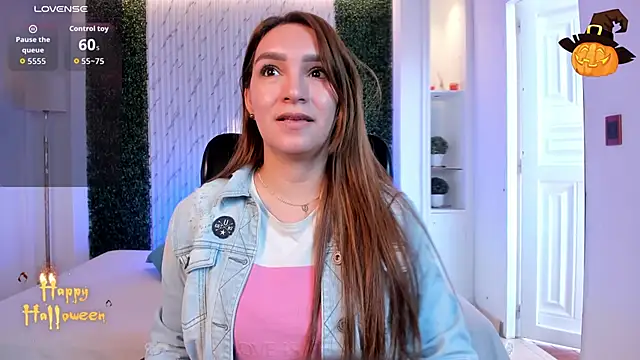 miataylorr1 online show from October 2025 12:17:02 PM