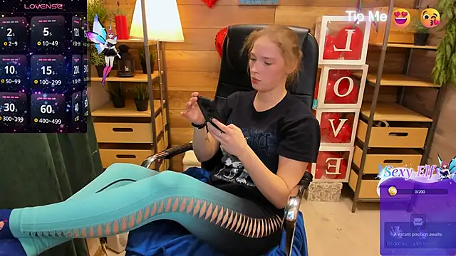 Snapshot of _fiona_Love chatting on March 2025 10:05:02 PM  fiona Love online show from March 2025 10:05:02 PM