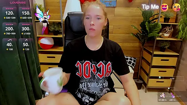 Snapshot of _fiona_Love chatting on October 2025 08:39:02 PM  fiona Love online show from October 2025 08:39:02 PM