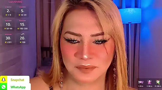 Snapshot of QUEEN_GIAMOORE69 chatting on January 2025 07:39:01 PM QUEEN GIAMOORE69 online show from January 2025 07:39:01 PM