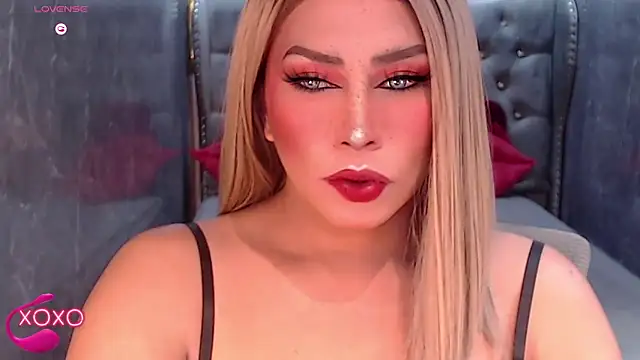 Snapshot of QUEEN_GIAMOORE69 chatting on September 2025 06:57:01 PM QUEEN GIAMOORE69 online show from September 2025 06:57:01 PM