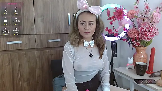 magenta maturr online show from October 2025 08:32:01 PM