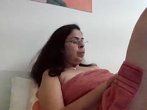 Snapshot of Susannemilf chatting on September 2025 05:13:02 PM Susannemilf online show from September 2025 05:13:02 PM