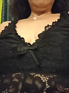 Snapshot of Susannemilf chatting on October 2025 01:20:02 PM Susannemilf online show from October 2025 01:20:02 PM