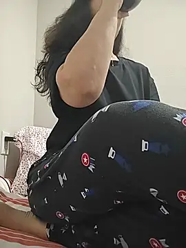 Susannemilf online show from November 2025 04:07:02 PM