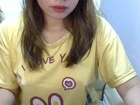    zurIII09  online show from October 2025 06:57:02 PM