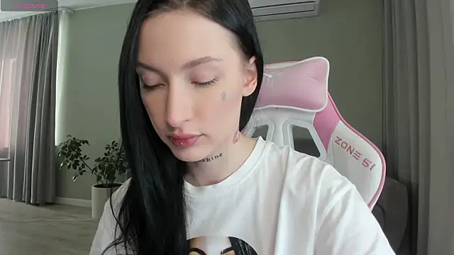 JenniferQueen11 online show from October 2025 06:36:01 AM