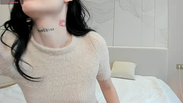 JenniferQueen11 online show from November 2025 05:32:02 AM