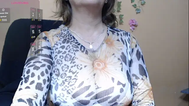 Snapshot of Hellensextits chatting on March 2025 03:31:01 AM Hellensextits online show from March 2025 03:31:01 AM