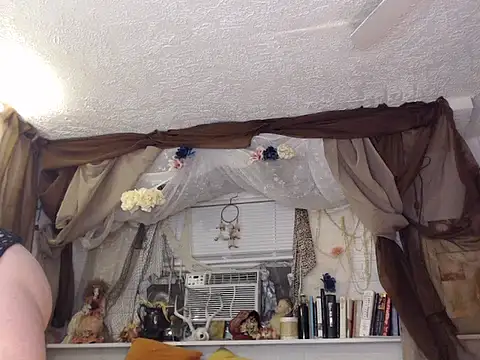 MaxiMillz online show from February 2025 03:13:02 AM