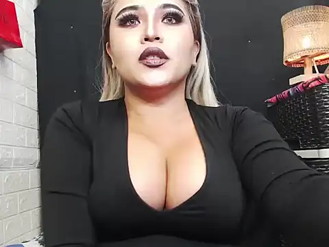 x12inchanaconda online show from December 2025 11:00:01 PM