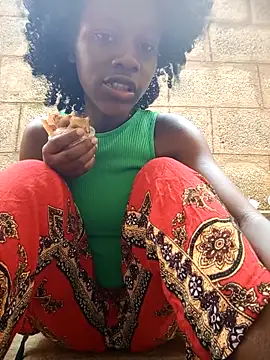 Snapshot of Petite_li chatting on November 2025 06:27:01 AM Petite li online show from November 2025 06:27:01 AM