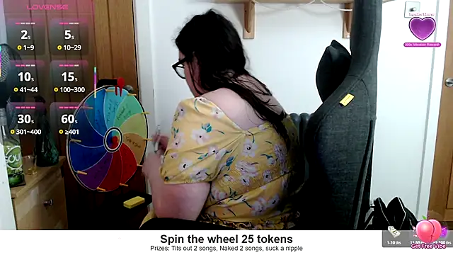 Snapshot of Rebecca_Summer chatting on May 2026 06:03:01 PM Rebecca Summer online show from May 2026 06:03:01 PM