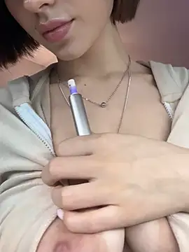 Camilla Railian online show from December 2024 12:52:02 AM