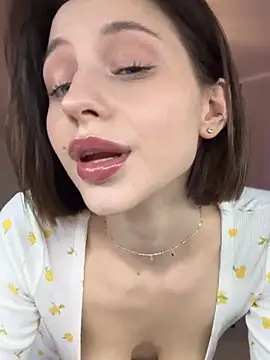 Camilla Railian online show from December 2024 10:54:02 PM